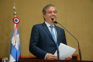 TÍTULO CIDADÃO BAIANO É CONCEDIDO A LUIZ DE MENDONÇA