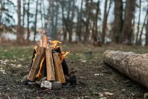 FUMAÇA, FRAGMENTOS DE FOGUEIRA E FOGOS DE ARTIFÍCIO PODEM SER VILÕES PARA OS OLHOS NO SÃO JOÃO