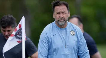 CORINTHIANS ATRASA PAGAMENTO DE MAIO A FUNCIONÁRIOS E JOGADORES DO CLUBE