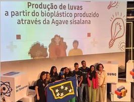 ESTUDANTES DA REDE ESTADUAL APRESENTAM PROJETO DE LUVAS BIODEGRADÁVEIS NA 76ª REUNIÃO DA SBPC