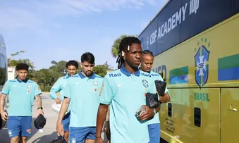 SELEÇÃO BRASILEIRA TREINA E EMBARCA PARA O TEXAS, ONDE JOGA NO SÁBADO (8)