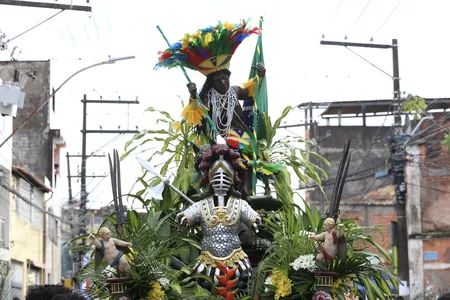 DECORAÇÃO PARA O 2 DE JULHO COMEÇA A SER INSTALADA NESTA QUARTA (26)