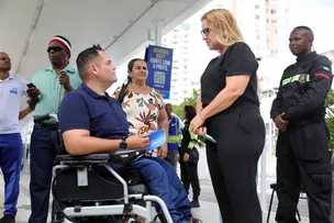 SEMOB PROMOVE VISITA GUIADA NO BRT LAPA COM PESSOAS COM DEFICIÊNCIA