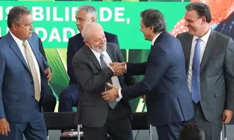 "PAÍS JAMAIS SERÁ IRRESPONSÁVEL DO PONTO DE VISTA FISCAL", DIZ LULA