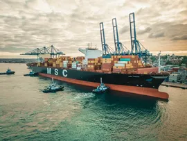 PORTO DE SALVADOR RECEBE PRIMEIRO SUPERNAVIO DE 366 METROS