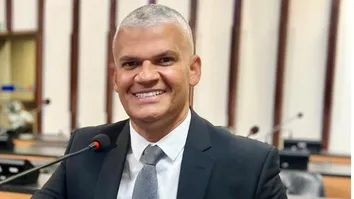 PABLO ROBERTO RETIRA CANDIDATURA EM FEIRA PARA APOIAR ZÉ RONALDO