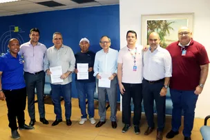 DESENBAHIA ASSINA PRIMEIRO CONTRATO DE FINANCIAMENTO DE CARRO ELÉTRICO PARA TAXISTAS