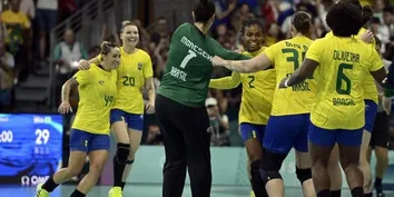 BRASIL DOMINA ESPANHA NA ESTREIA DO HANDEBOL FEMININO EM PARIS