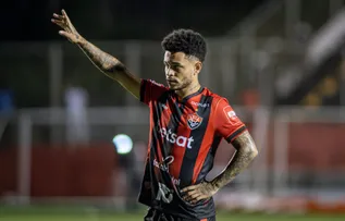 VITÓRIA PERDE PARA O FLAMENGO E SEGUE NO Z4 DA SÉRIE A