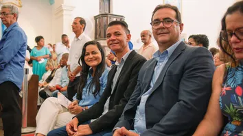 LAURO DE FREITAS: DÉBORA RÉGIS DIZ QUE VAI TIRAR A CIDADE DO 'ABANDONO'