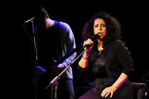 EX-FUNCIONÁRIOS DE GAL COSTA EXPÕEM CONDIÇÕES DE TRABALHO QUE ERAM SUBMETIDOS