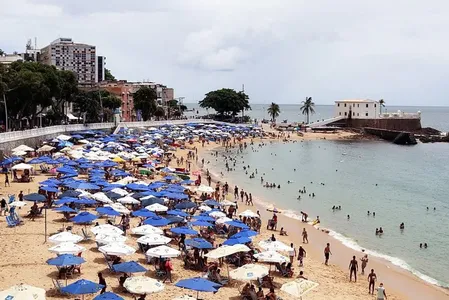 SENADO ADIA VOTAÇÃO DE PROJETO QUE GARANTE ACESSO PÚBLICO A PRAIAS
