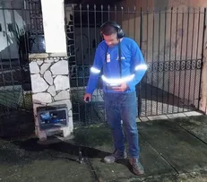 EQUIPES DA EMBASA REALIZAM AÇÃO NOTURNA EM BUSCA DE VAZAMENTOS SUBTERRÂNEOS NA REDE DE ÁGUA
