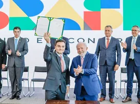 LULA ASSINA DECRETO QUE APROVA O PLANO NACIONAL DO TURISMO