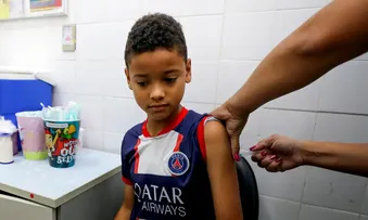 DENGUE: BRASIL APLICOU 2 MILHÕES DE TOTAL DE 4,7 MILHÕES DE DOSES