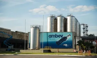 AMBEV ABRE VAGAS DE ESTÁGIO E TRAINEE COM SALÁRIOS DE ATÉ R$8,5 MIL