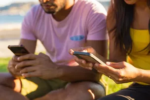 LEI PERMITE QUE FUNCIONÁRIOS IGNOREM MENSAGENS FORA DO EXPEDIENTE