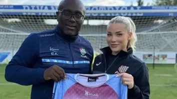 MADELENE WRIGHT RETORNA AO FUTEBOL APÓS SUCESSO NO ONLYFANS E FECHA ACORDO COM CHESHAM UNITED