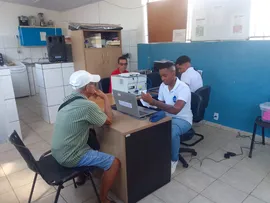 EMBASA ATENDE POPULAÇÃO NO BAIRRO SANTA CRUZ ATÉ SEXTA