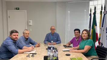 DANILO HENRIQUE BUSCA APOIO DA AIBA PARA RETOMAR EXPOSIÇÃO DE BARREIRAS
