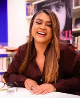 PRETA GIL ANUNCIA RETOMADA DE TRATAMENTO ONCOLÓGICO E RECEBE APOIO DE FAMOSOS