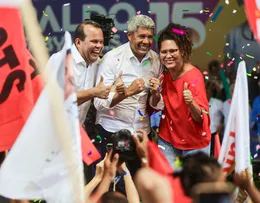 JERÔNIMO PARTICIPA DE CAMINHADA DO 15 COM GERALDO E FABYA NA LIBERDADE