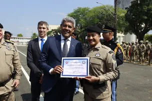 GOVERNADOR PARTICIPA DE CONDECORAÇÃO DE 210 POLICIAIS MILITARES POR BRAVURA E DEDICAÇÃO