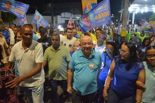 CAMINHADA DE JOSÉ RONALDO MOBILIZA SOBRADINHO E REVIVE MEMÓRIAS NO BAIRRO