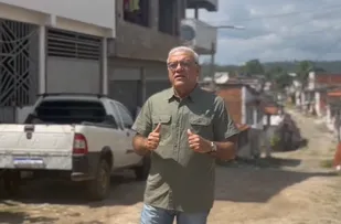 CHICO FRANÇA CRITICA AUGUSTO CASTRO POR INCAPACIDADE DE CONSTRUIR CASAS PARA DESABRIGADOS DAS CHUVAS