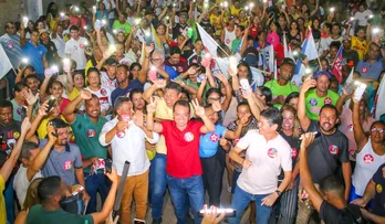 TITO LIDERA CAMINHADA NA VILA AMORIM E SE COMPROMETE COM MUDANÇAS EM BARREIRAS: “VAMOS TRAZER DIGNIDADE PARA NOSSA GENTE”