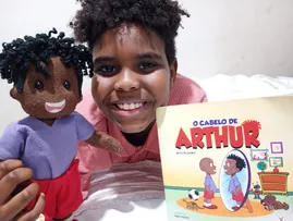 FLICAFÉ TERÁ PRESENÇA DE PERSONAGEM DO LIVRO ‘O CABELO DE ARTHUR’, QUE ABORDA ANTIRRACISMO, NO SHOPPING ITAIGARA