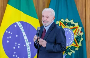 LULA DIZ QUE PRIVATIZAÇÃO DE EMPRESAS TRAZ RISCOS AO BRASIL