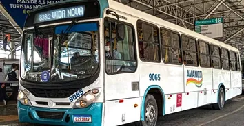EMPRESA DE ÔNIBUS PARALISA ATIVIDADES DE 100% DA FROTA EM LAURO DE FREITAS