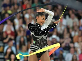 BÁRBARA DOMINGOS ASSEGURA VAGA NA FINAL DA GINÁSTICA RÍTMICA EM PARIS