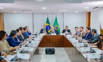 LULA NÃO IRÁ OPINAR EM ELEIÇÃO DA CÂMARA, DIZ LÍDER DO GOVERNO