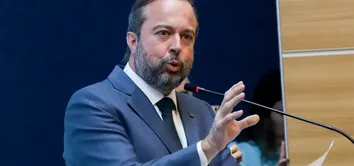 MINISTRO SILVEIRA VOLTA A AFIRMAR REAL POSSIBILIDADE DO HORÁRIO DE VERÃO SER UTILIZADO
