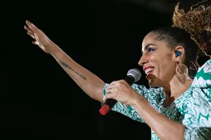 MÁRCIA CASTRO E VITROLAB MOVIMENTAM SEGUNDO FIM DE SEMANA DO FESTIVAL DA PRIMAVERA