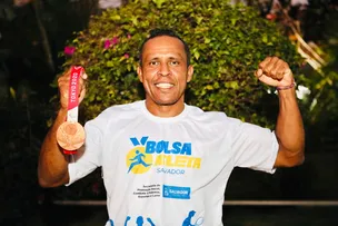 BENEFICIÁRIO DO BOLSA-ATLETA SALVADOR E MEDALHISTA PARALÍMPICO REVELA COMO O ESPORTE O AJUDOU A SUPERAR LIMITES