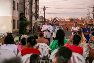 EM FEIRA, ZÉ NETO AFIRMA QUE VAI COLOCAR OS POSTOS DE SAÚDE PRA FUNCIONAR; "COM CONSULTAS, EXAMES E REMÉDIOS NA SEDE E NOS DISTRITOS"