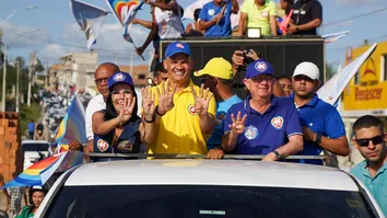 JOSÉ RONALDO PROPÕE CIS NORTE PARA GERAR EMPREGOS EM TRÊS DISTRITOS DURANTE CARREATA NA MATINHA E TIQUARUÇU