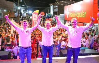 COM A PRESENÇA DO MINISTRO DA CASA CIVIL E EX-GOVERNADOR DA BAHIA, RUI COSTA, TITO REALIZA GRANDE CARREATA E COMÍCIO EM BARREIRAS
