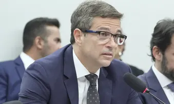 CAMPOS NETO FALA SOBRE “INCERTEZAS” PARA EVITAR SINALIZAÇÃO SOBRE SELIC