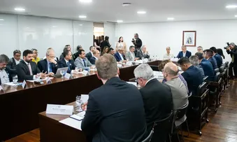 RUI COSTA GARANTE QUE GOVERNO DESTINARÁ MAIS RECURSOS CONTRA QUEIMADAS