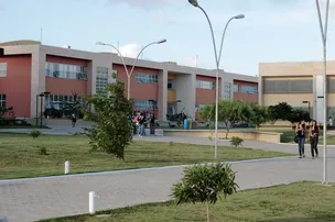 UFBA CONTRARIA ACORDO COM O MPF E REDUZ VAGAS PARA MEDICINA DE ESTUDANTES QUE MIGRAM DO BI