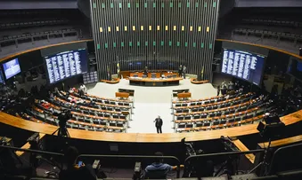 SEMINÁRIO NA CÂMARA DOS DEPUTADOS DEBATE O PAPEL DA REGULAÇÃO NA POLÍTICA INDUSTRIAL