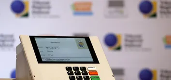 MINISTÉRIO PÚBLICO ELEITORAL PROPÕE MULTAS DE ATÉ R% 30 MIL PARA QUEM USAR IA PARA DIVULGAR INFORMAÇÕES FALSAS DURANTE ELEIÇÕES