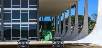 SUPREMO MANTÉM DECISÃO QUE RETÉM PASSAPORTE DE BOLSONARO