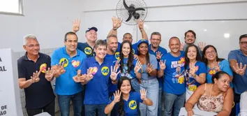 AO LADO DE ACM NETO E BRUNO REIS, FLÁVIO MATOS VOTA EM CAMAÇARI