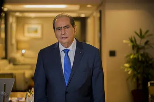PRESIDENTE DA CNC RECEBE TÍTULOS DE CIDADÃO SOTEROPOLITANO E BAIANO ESTA SEMANA