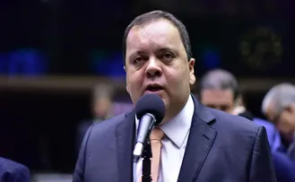 "QUEM NÃO CUMPRE PALAVRA, NÃO LIDERA", DIZ ELMAR APÓS APOIOS A MOTTA